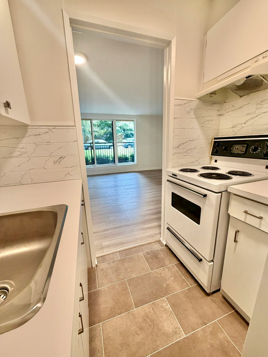 308-2233 West 3rd Avenue, Vancouver, BC, V6K 1H8 - 9