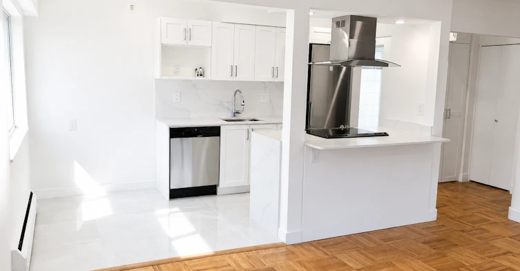 301-1750 Vine Street, Vancouver, BC, V6K 1H8 - 7