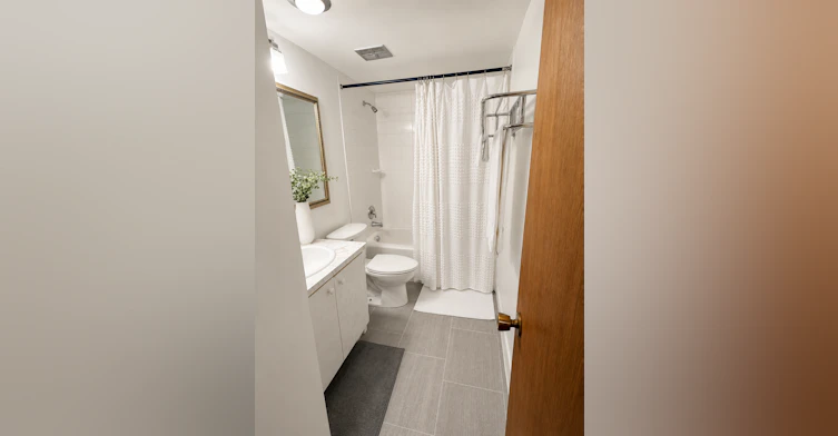 104-1750 Vine Street, Vancouver, BC, V6K 1H8 - 9