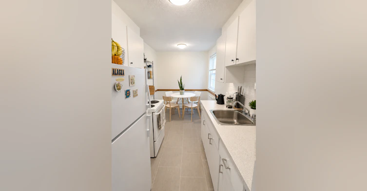 104-1750 Vine Street, Vancouver, BC, V6K 1H8 - 5