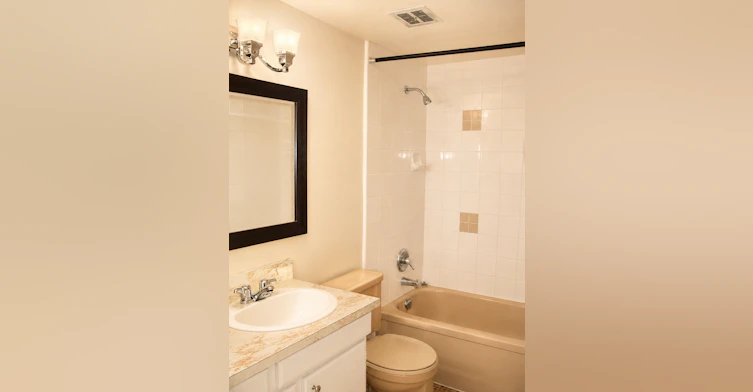 102-1750 Vine Street, Vancouver, BC, V6K 1H8 - 7