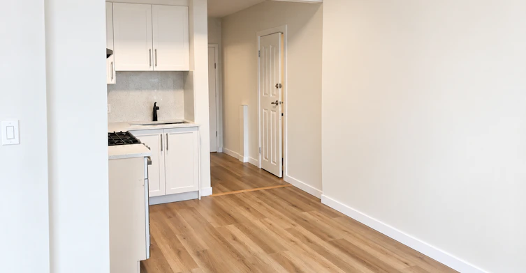 1-2233 West 3rd Avenue, Vancouver, BC, V6K 1H8 - 2