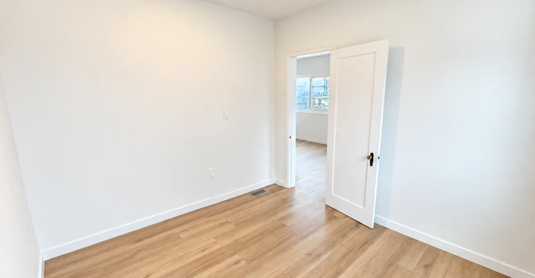 1-2233 West 3rd Avenue, Vancouver, BC, V6K 1H8 - 6