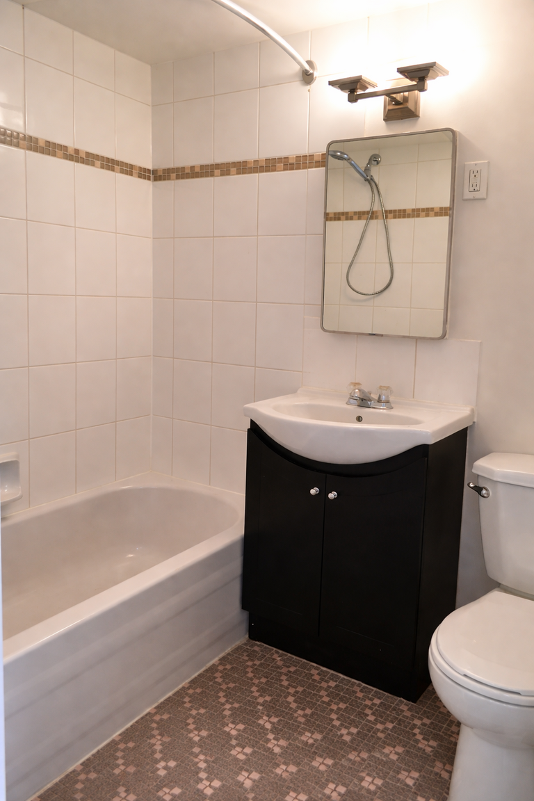 205-2233 West 3rd Avenue, Vancouver, BC, V6K 1H8 - 7