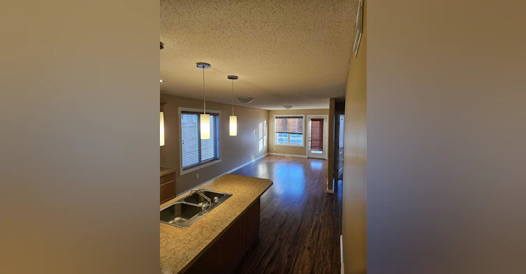 2160 Mcintyre Street, Regina, SK, S4P 2R7 - 2