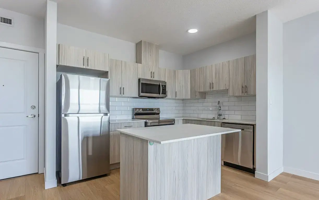 432-9660 229 Street NW, Edmonton, AB, T5T 5X7 - 4
