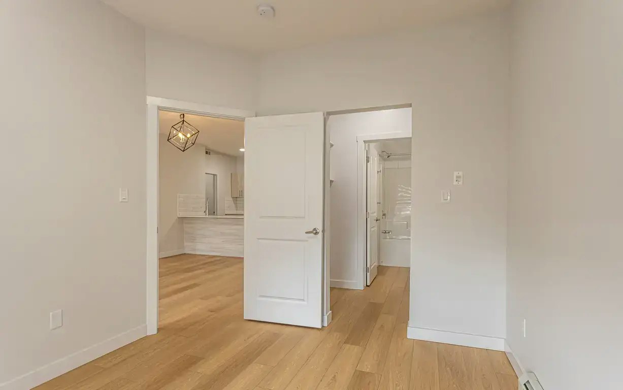 432-9660 229 Street NW, Edmonton, AB, T5T 5X7 - 13