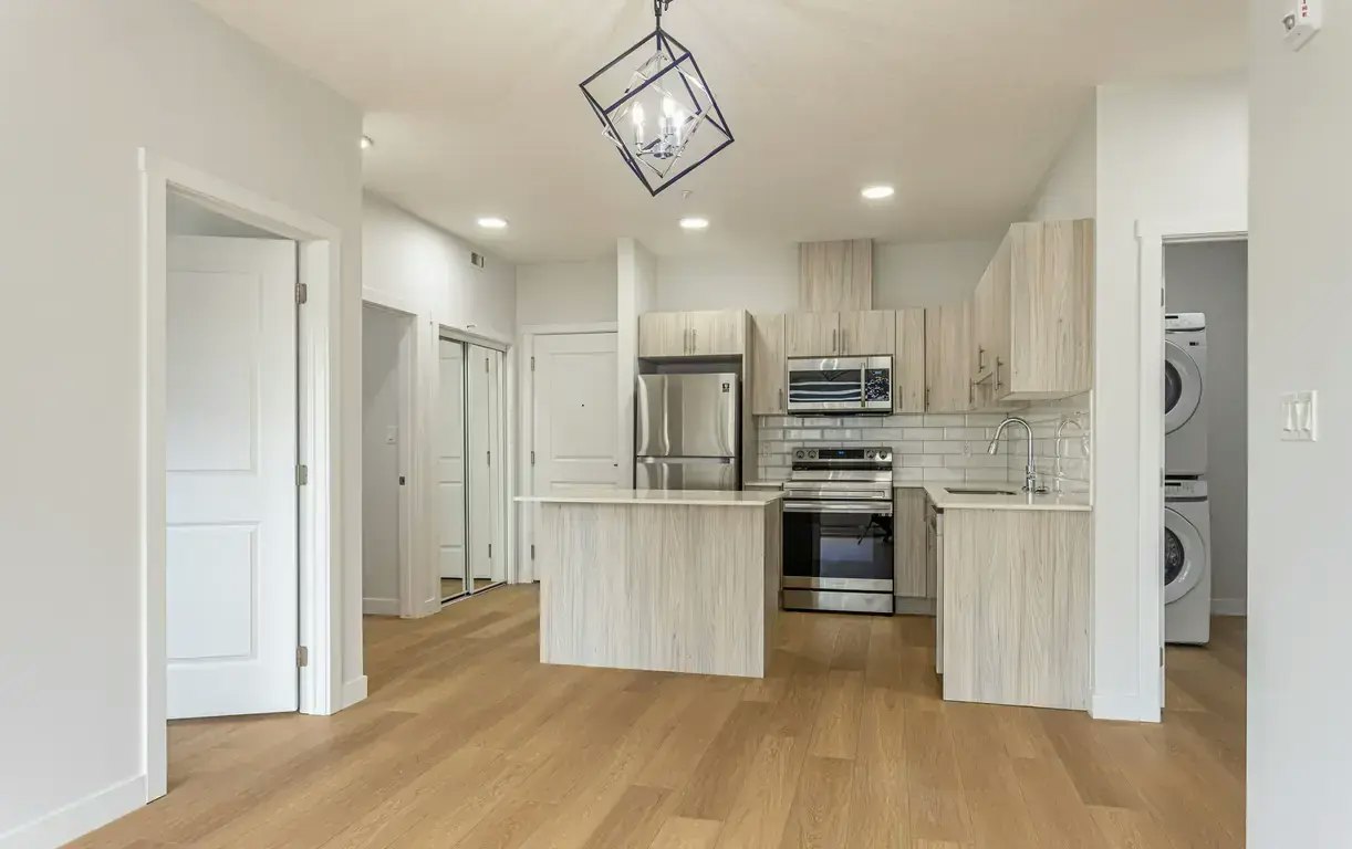 312-9660 229 Street NW, Edmonton, AB, T5T 5X7 - 10