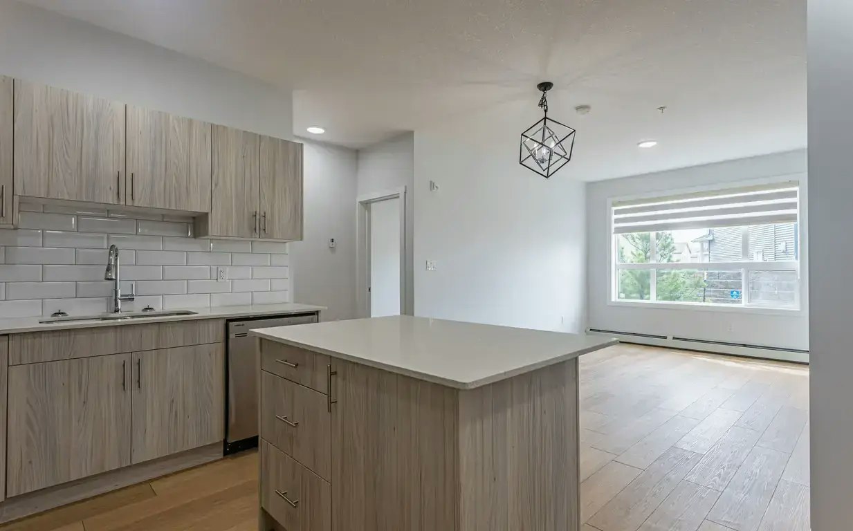 312-9660 229 Street NW, Edmonton, AB, T5T 5X7 - 11