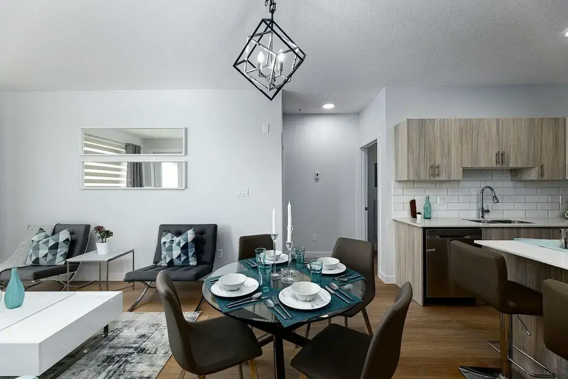 329-9660 229 Street NW, Edmonton, AB, T5T 5X7 - 5