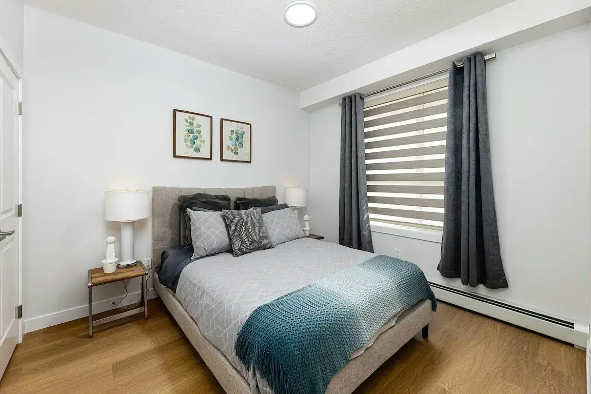 329-9660 229 Street NW, Edmonton, AB, T5T 5X7 - 2