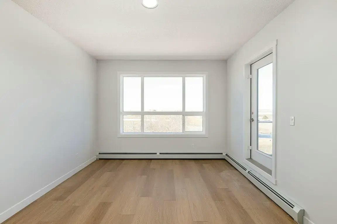329-9660 229 Street NW, Edmonton, AB, T5T 5X7 - 12
