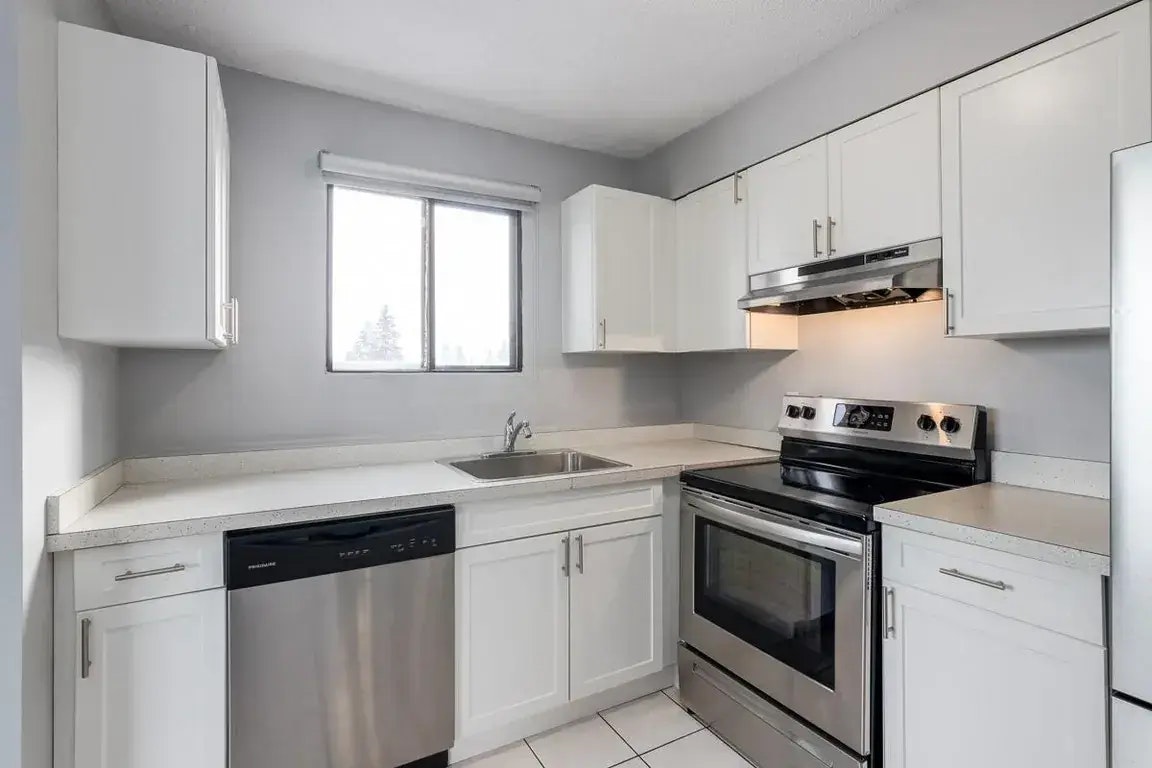 0503-A-2105 90 Avenue SW, Calgary, AB, T2V 0X5