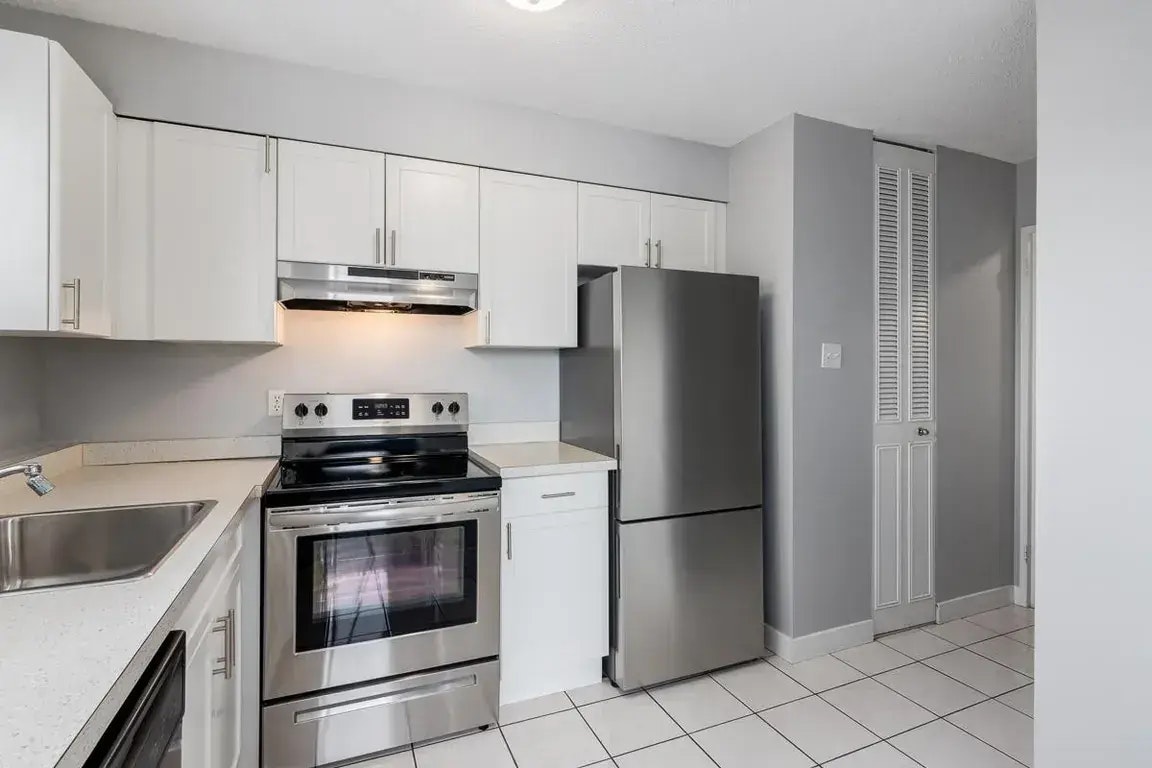 0503-A-2105 90 Avenue SW, Calgary, AB, T2V 0X5 - 5