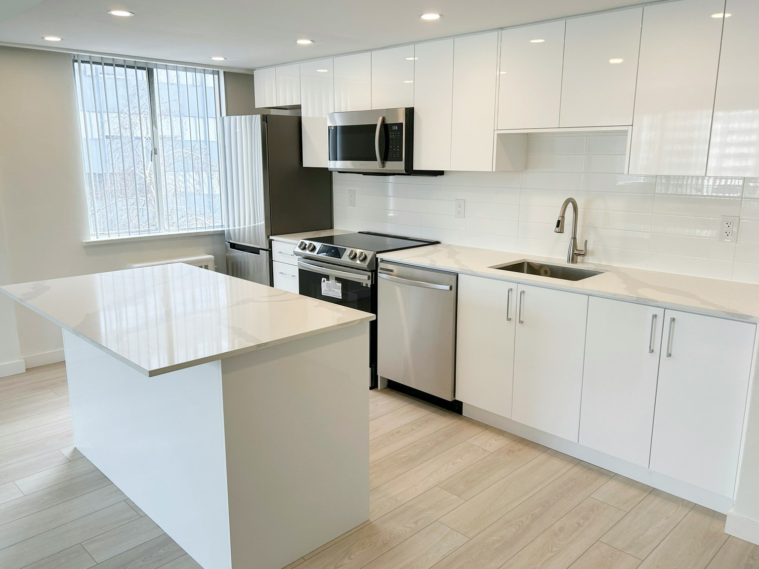 602-855 Jervis Street, Vancouver, BC, V6E 2B3 - 2