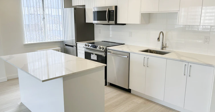 104-855 Jervis Street, Vancouver, BC, V6E 2B3 - 2
