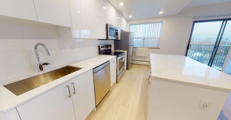302-265 Reynolds Street, Oakville, ON, L6J 3L5