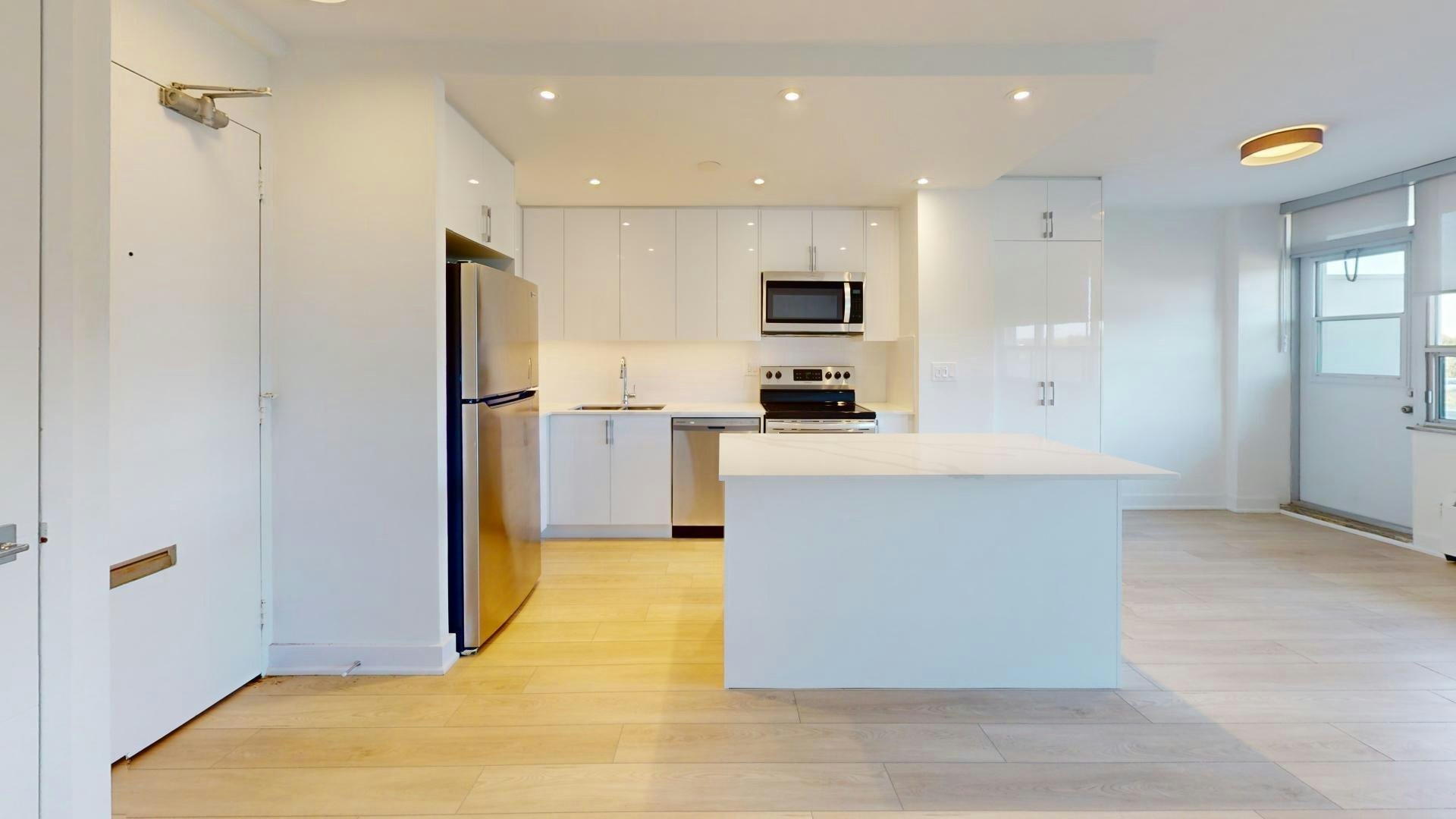 1206-30 Edith Drive, Toronto, ON, M4R 1Y8 - 2