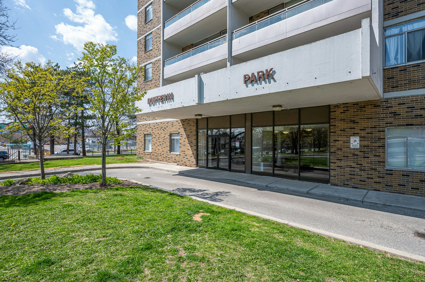 0806-919 Dufferin Street, Toronto, ON, M6H 4B3 - 7