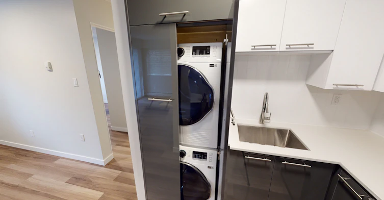 202-2244 West 6th Avenue, Vancouver, BC, V6K 1V8 - 2
