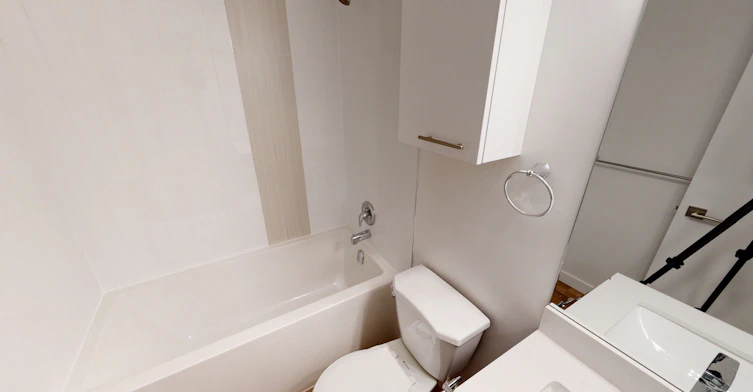 203-2244 West 6th Avenue, Vancouver, BC, V6K 1V8 - 5