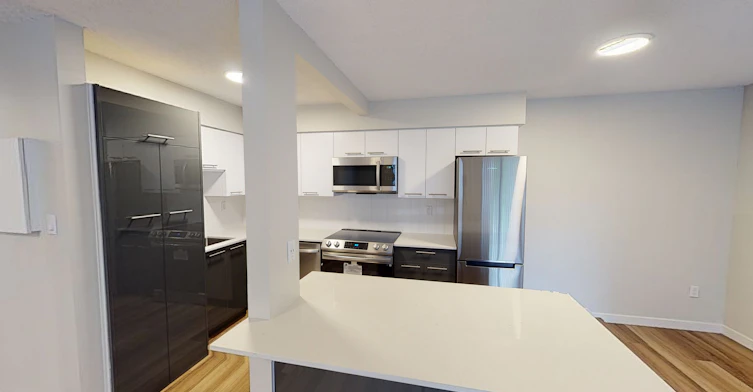 102-2244 West 6th Avenue, Vancouver, BC, V6K 1V8
