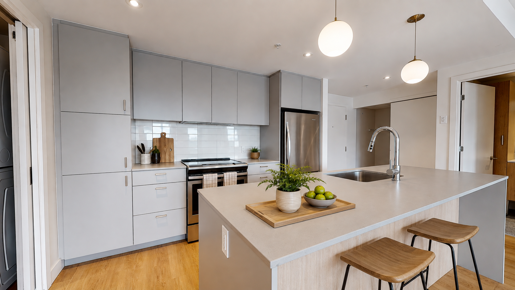 1007-8405 Saint Charles Place, Brossard, QC, J4X 0C2