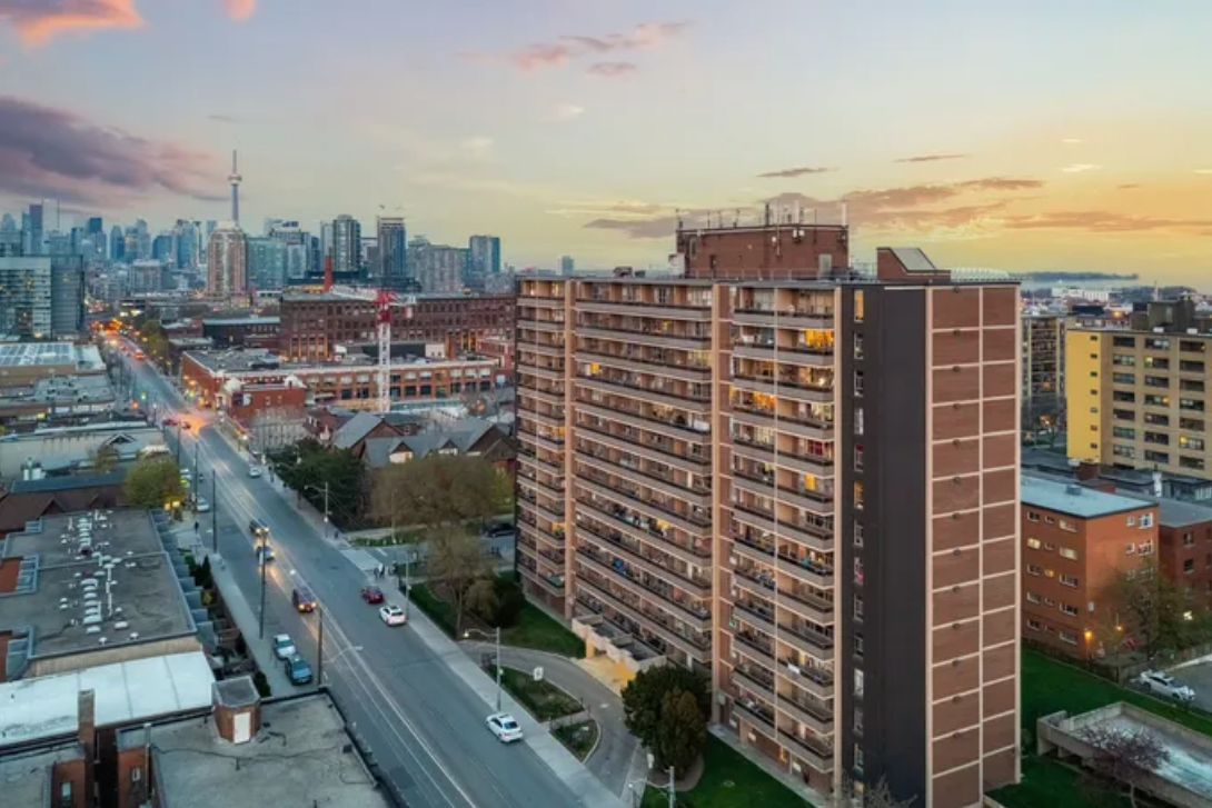 1405-1251 King Street West, Toronto, ON, M6K 1G7 - 2