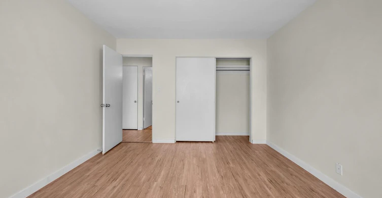 207-1615 Vine Street, Vancouver, BC, V6K 3J3 - 3