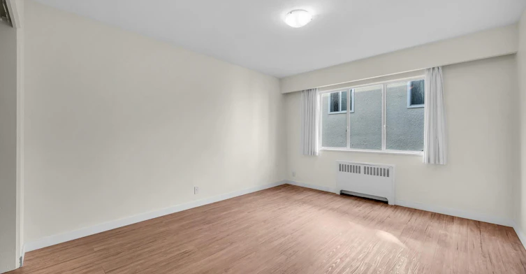 207-1615 Vine Street, Vancouver, BC, V6K 3J3 - 2