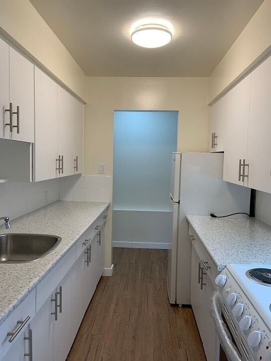 0102,  Frederick Manor, Vancouver, BC, V6P 4T9