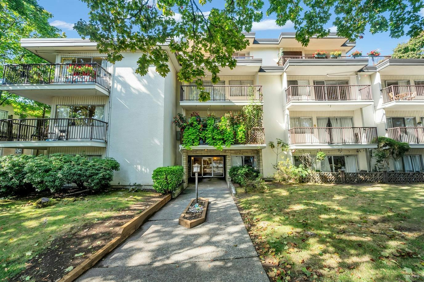 102-8655 Cartier Street, Vancouver, BC, V6P 4T9
