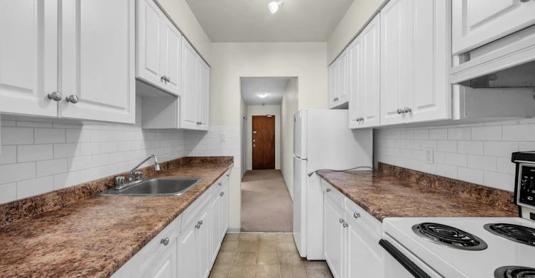208-8655 Cartier Street, Vancouver, BC, V6P 4T9 - 4