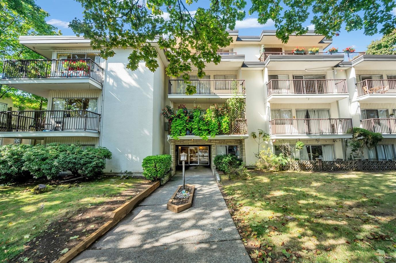 401-8655 Cartier Street, Vancouver, BC, V6P 4T9