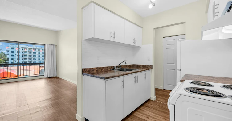 307-6044 Wilson Avenue, Burnaby, BC, V5H 2R7 - 14
