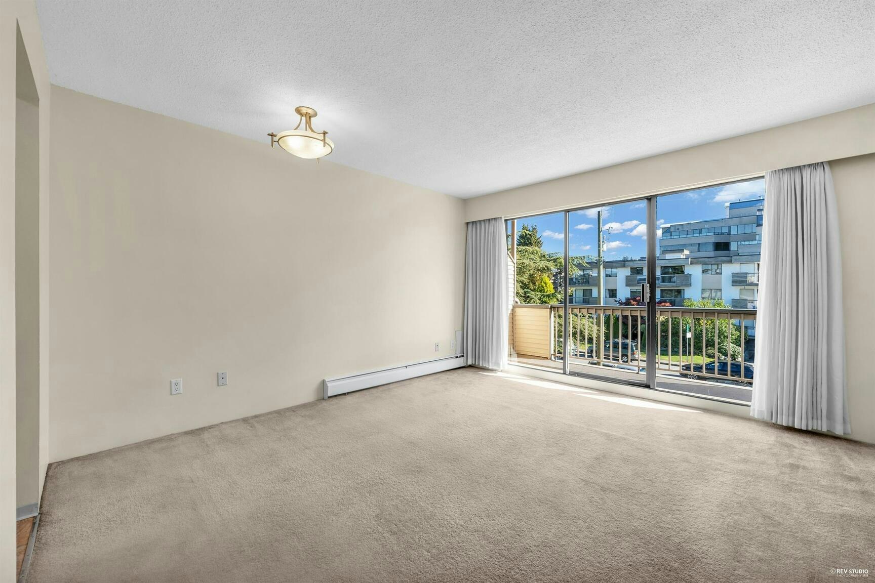 109-1655 Chesterfield Avenue, North Vancouver, BC, V7N 2N8 - 2