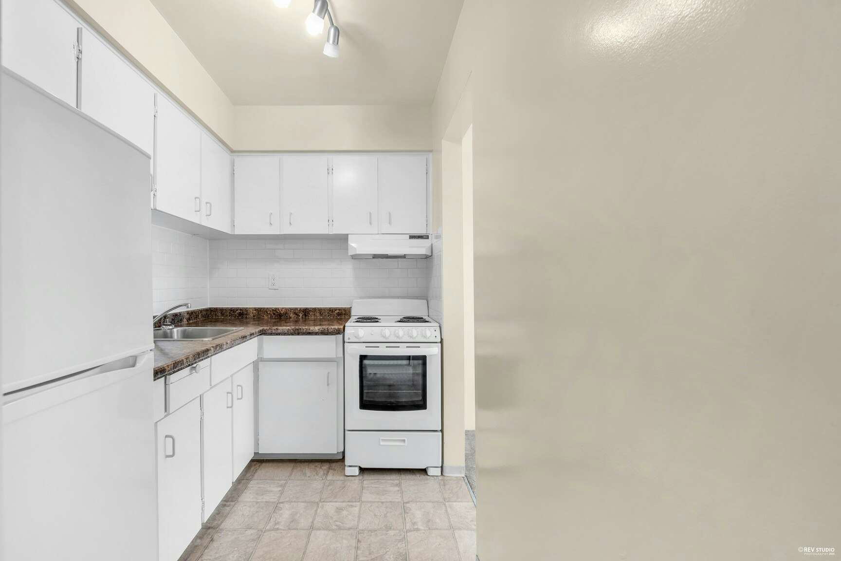 109-1655 Chesterfield Avenue, North Vancouver, BC, V7N 2N8 - 11