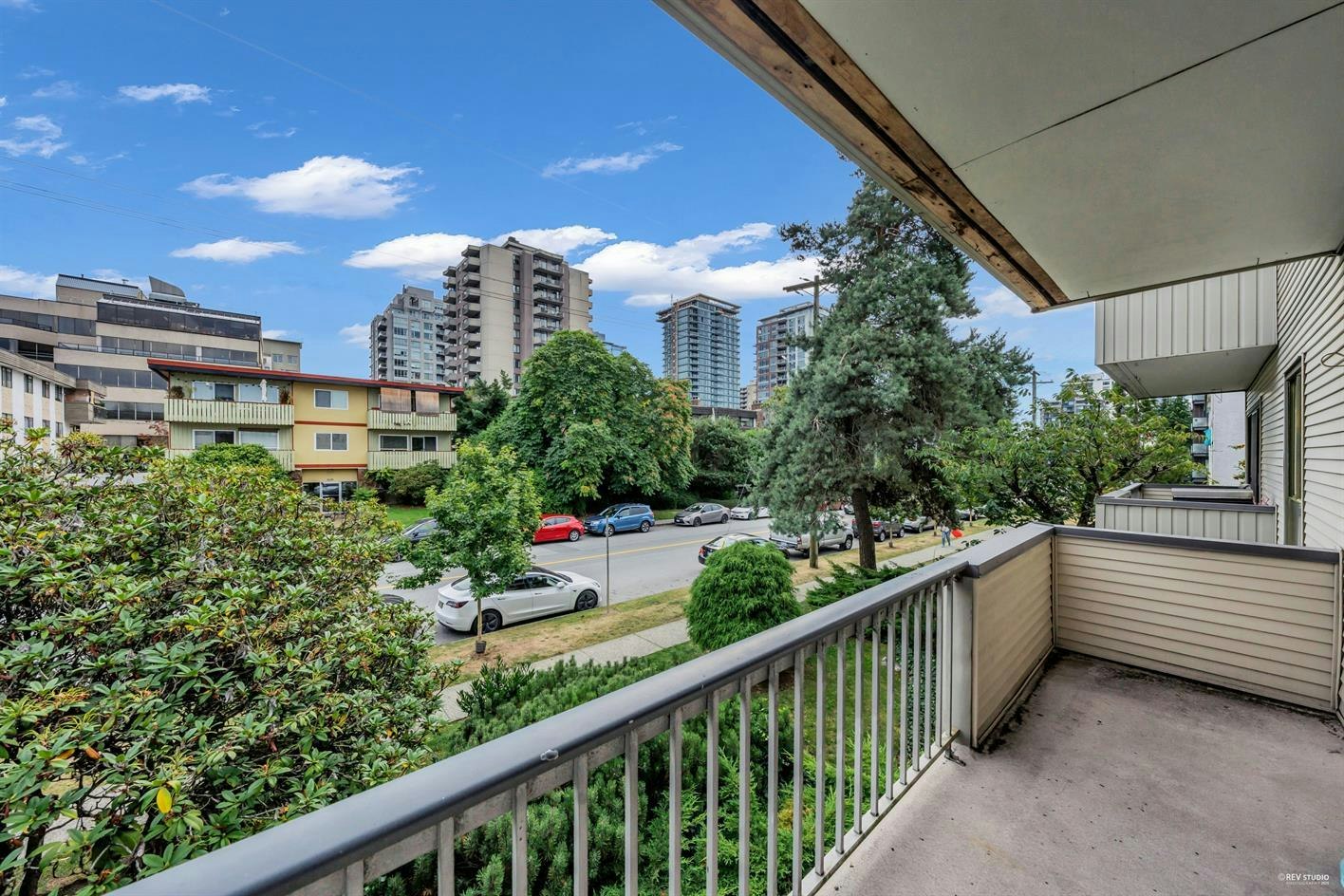 205-1655 Chesterfield Avenue, North Vancouver, BC, V7N 2N8