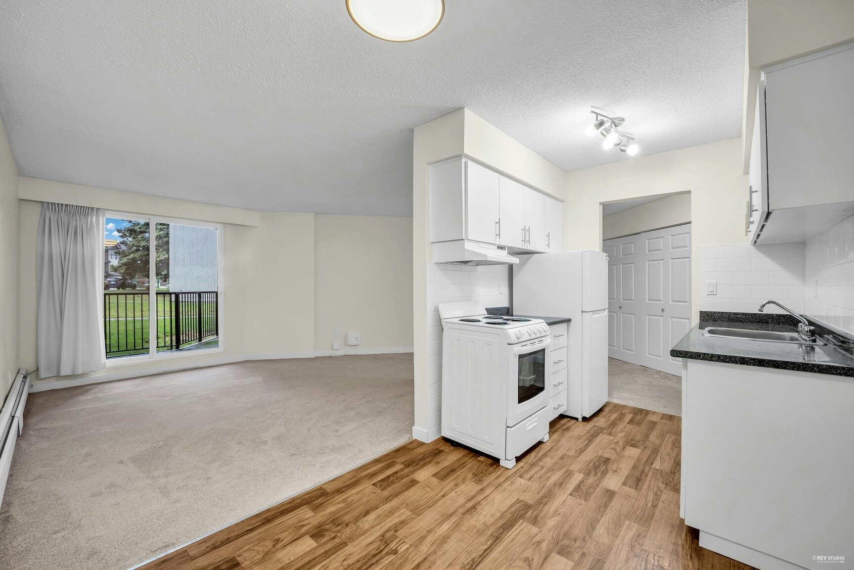 102-7191 Barnet Road, Burnaby, BC, V5A 1E1 - 5