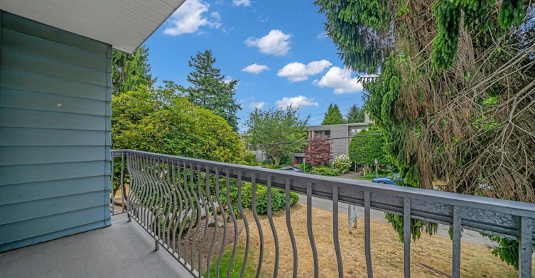 107-1360 Fir Street, Surrey, BC, V4B 4B2