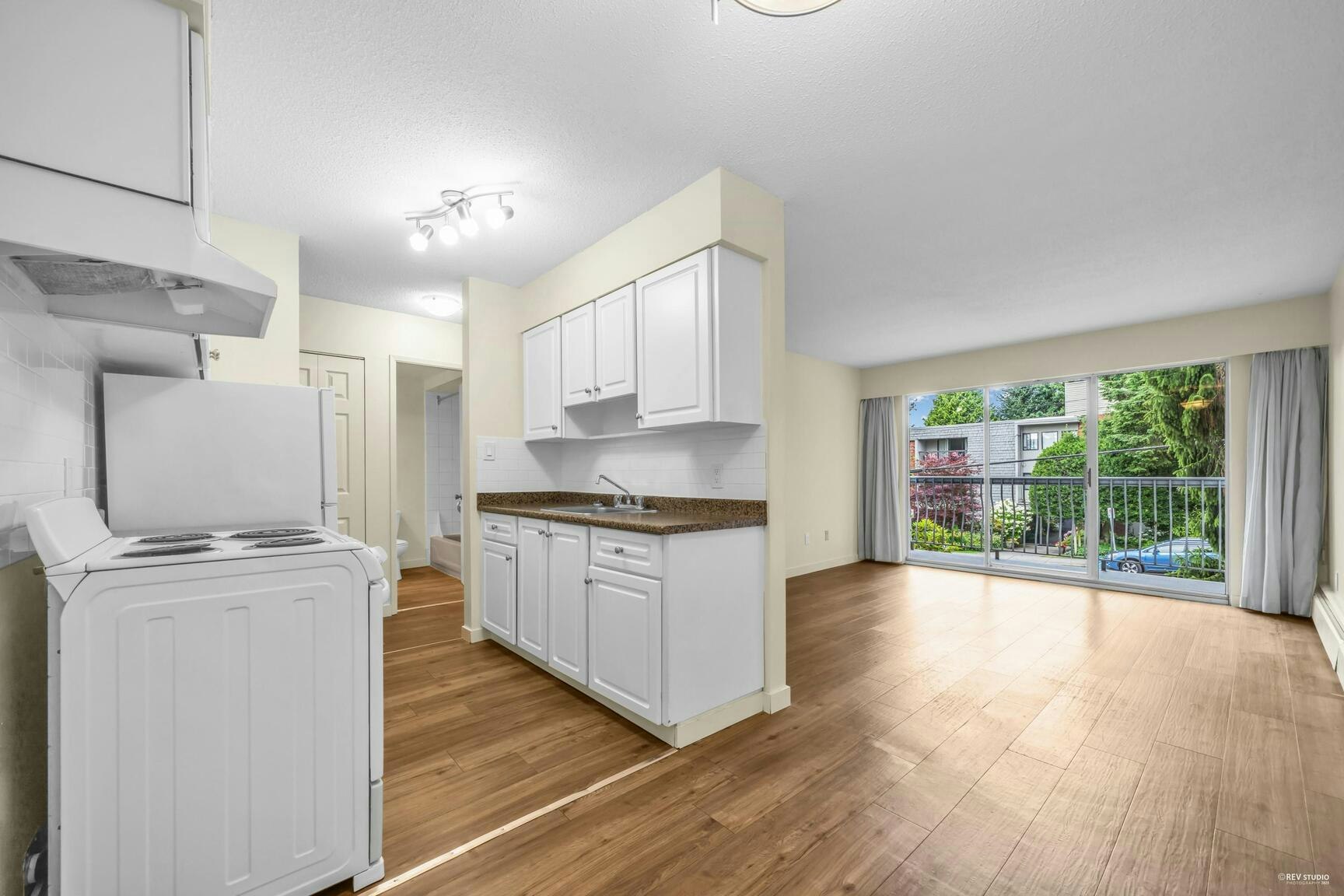 107-1360 Fir Street, Surrey, BC, V4B 4B2 - 5