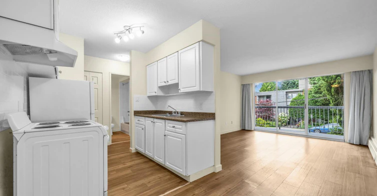 107-1360 Fir Street, Surrey, BC, V4B 4B2 - 5