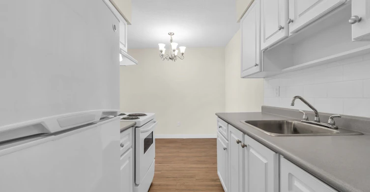 0301-210 West 16th Street, North Vancouver, BC, V7M 1T6