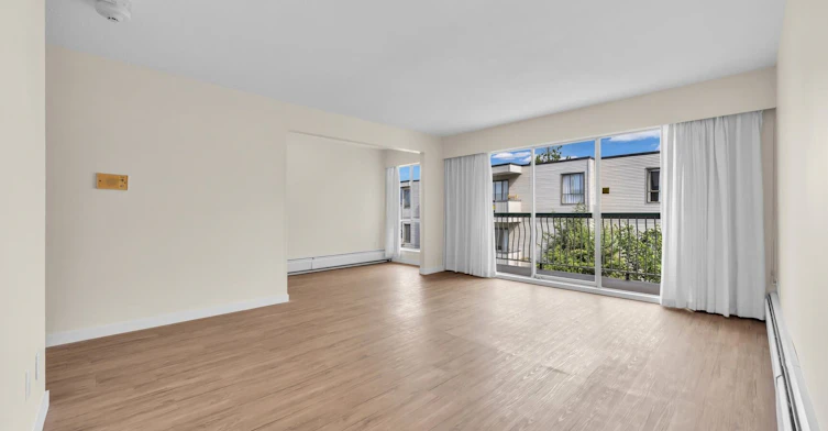 0301-210 West 16th Street, North Vancouver, BC, V7M 1T6 - 3