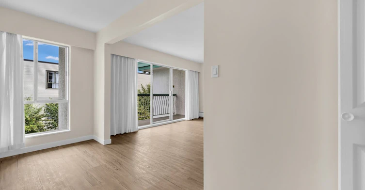 0301-210 West 16th Street, North Vancouver, BC, V7M 1T6 - 2