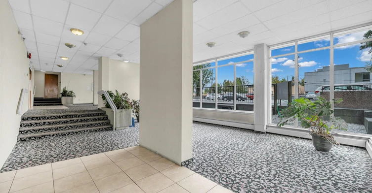 302-615 7th Avenue, New Westminster, BC, V3M 2J1 - 2