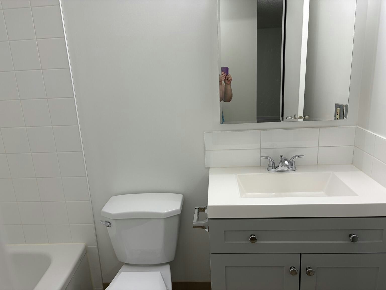 202-8351 Bennett Road, Richmond, BC, V6Y 1N4
