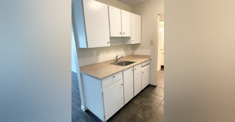 220-1715 West 11 Avenue, Vancouver, BC, V6J 2C2 - 4