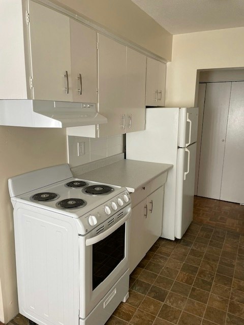 302-8680 Laurel Street, Vancouver, BC, V6P 3V6 - 2