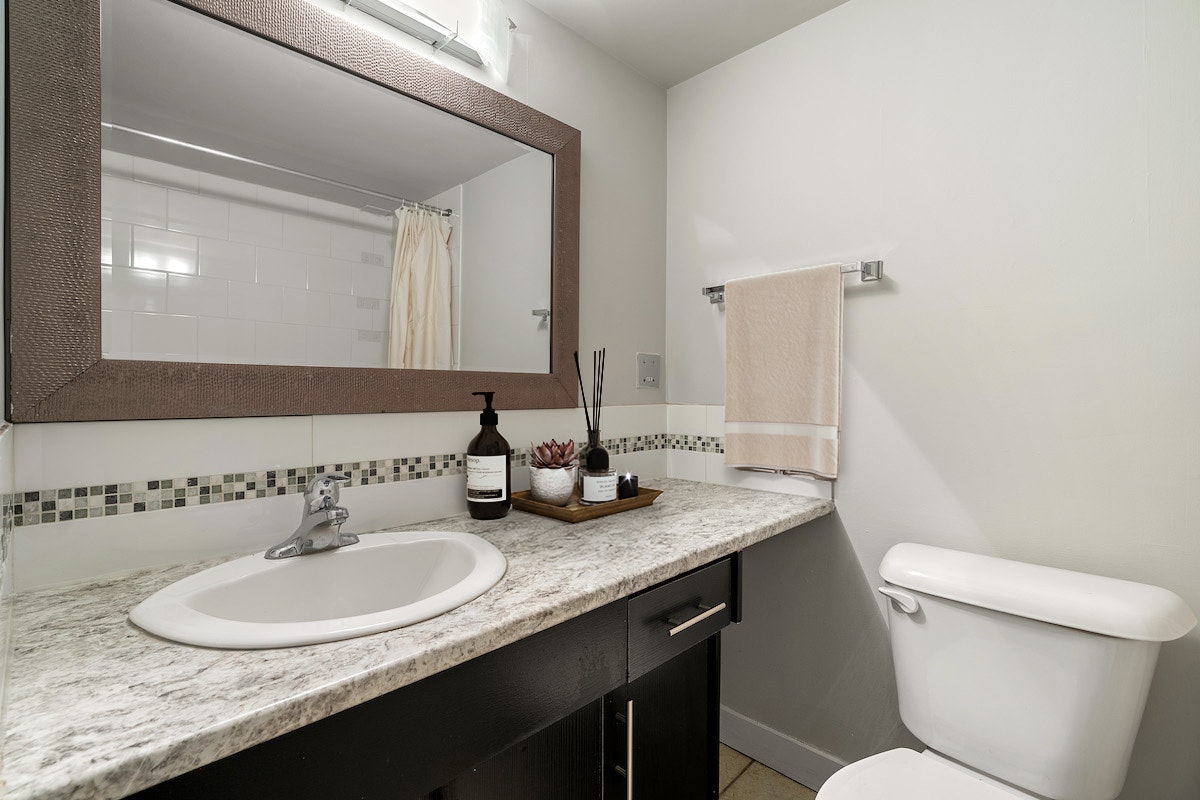 600 1 Street NE, Calgary, AB, T2E 3B3 - 8